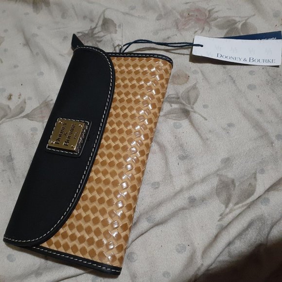 Dooney & Bourke Beacon Leather Woven Wallet - Picture 1 of 7
